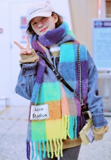 保暖又好看又时尚的围巾来了,冬天的时髦是戴一条好看的围巾