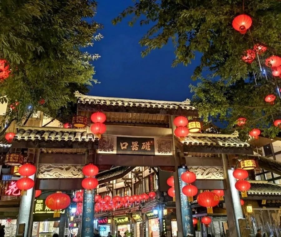 重庆8d魔幻城市从高到低,重庆8d魔幻城市让西方为之羡慕