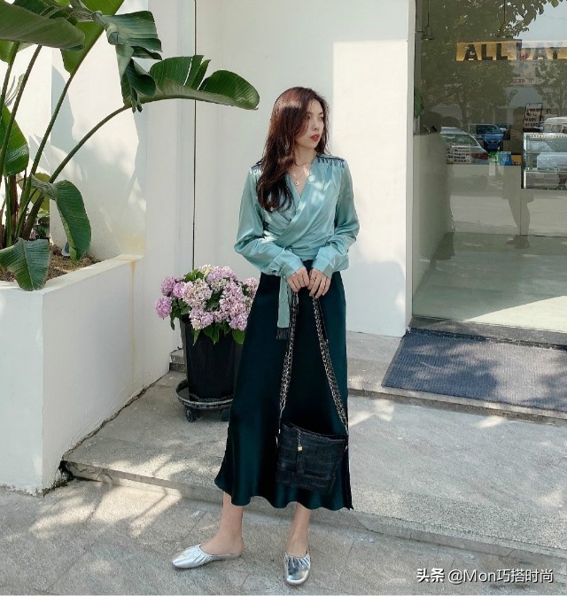 烂大街的“奶奶鞋”，想不到这么时髦，夏天用来搭半身裙，真优雅