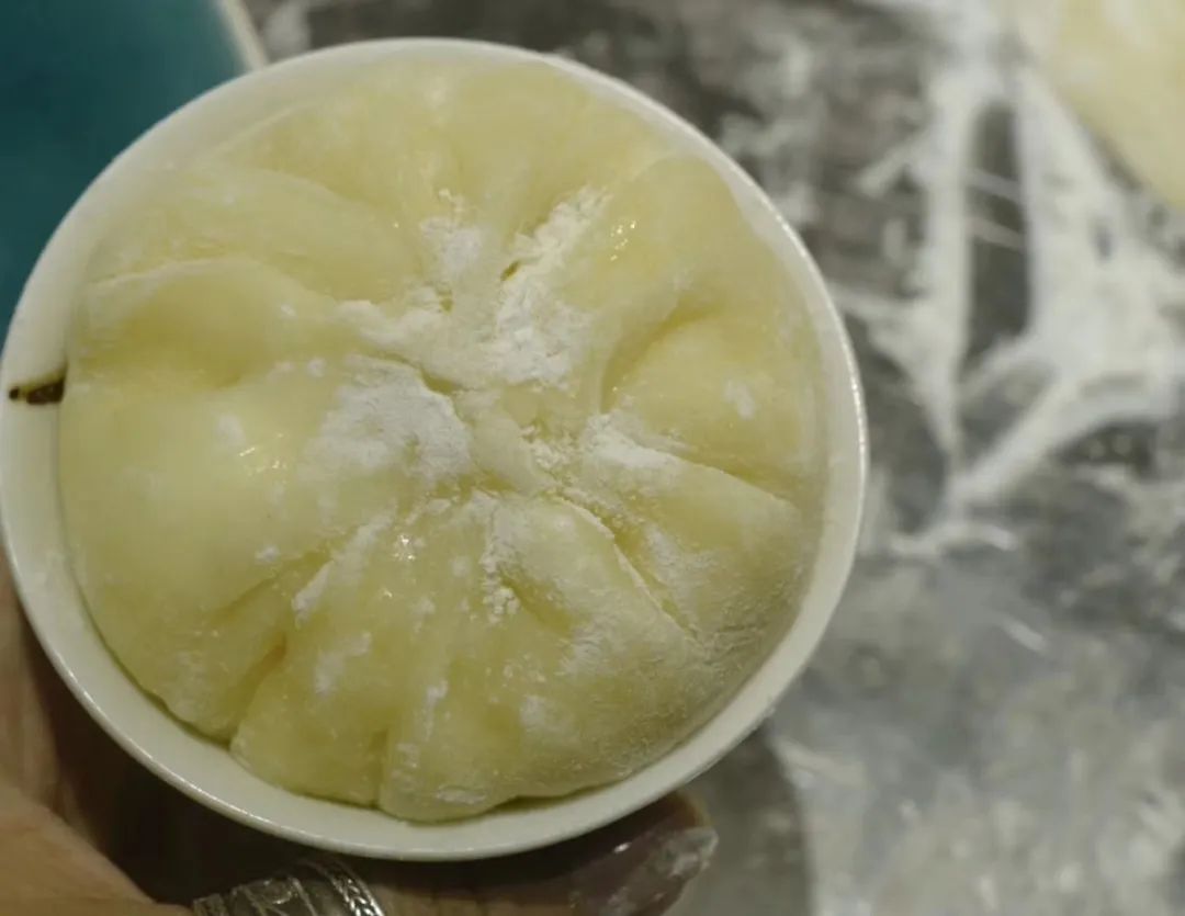 万人定闹钟早起云约早饭，为了去世界各地摆摊卖小吃做准备