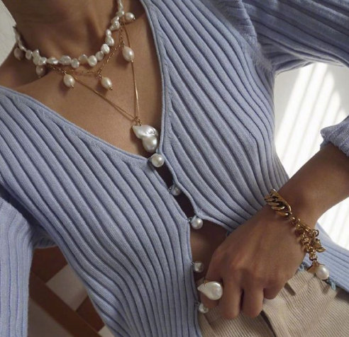 仅用一根土豪金项链，承包你春夏所有的时髦，这份穿搭小心机值了