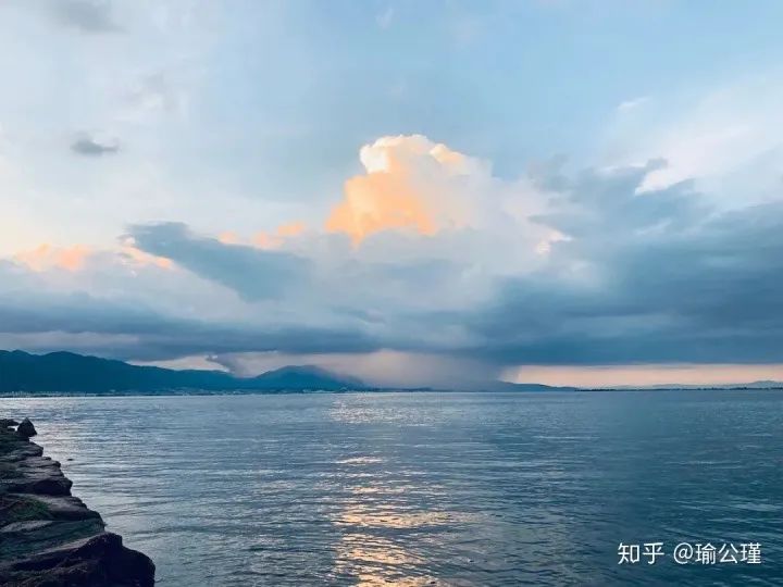 每年4万人来买“云”，90后淘宝店主营收百万