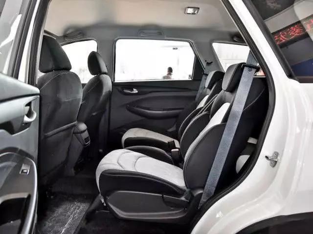 五菱宏光菱珑上市,国六五菱宏光最低多少钱