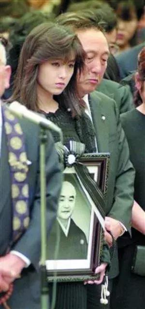 閰掍簳娉曞瓙蹇冧腑鍏呮弧浜嗕綘,閰掍簳娉曞瓙鐙櫧