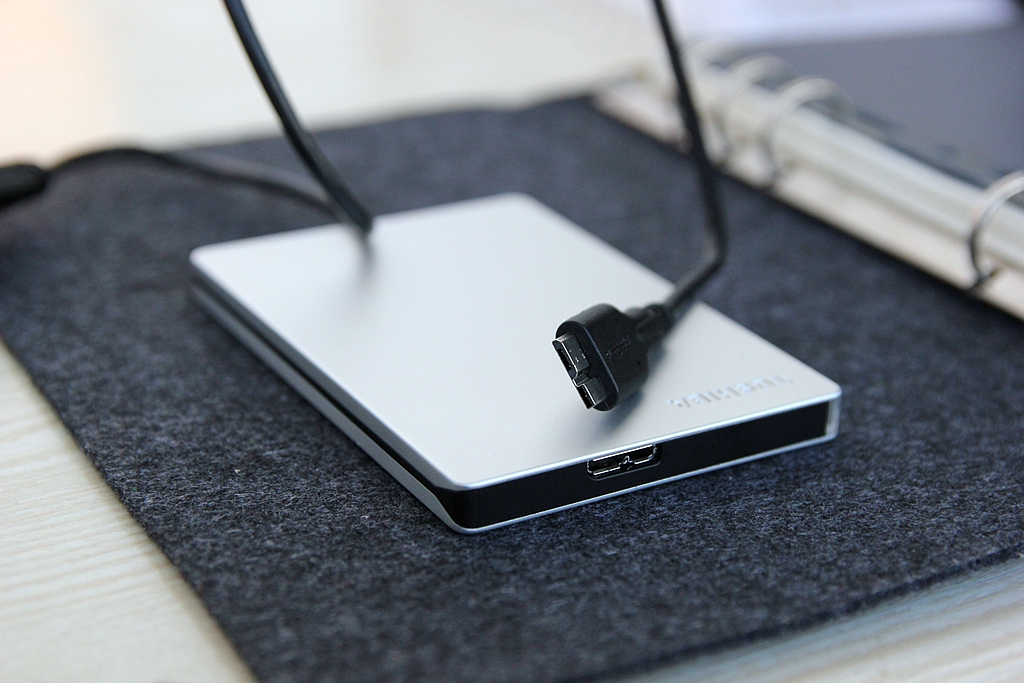 东芝移动硬盘slim1tb评测,东芝固态移动硬盘推荐评测