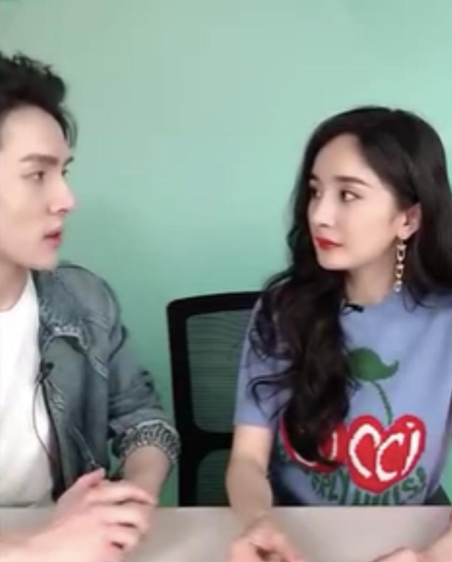 李佳琦再掉好感!老烟民形象曝光后，直播间里跟杨幂开黄腔