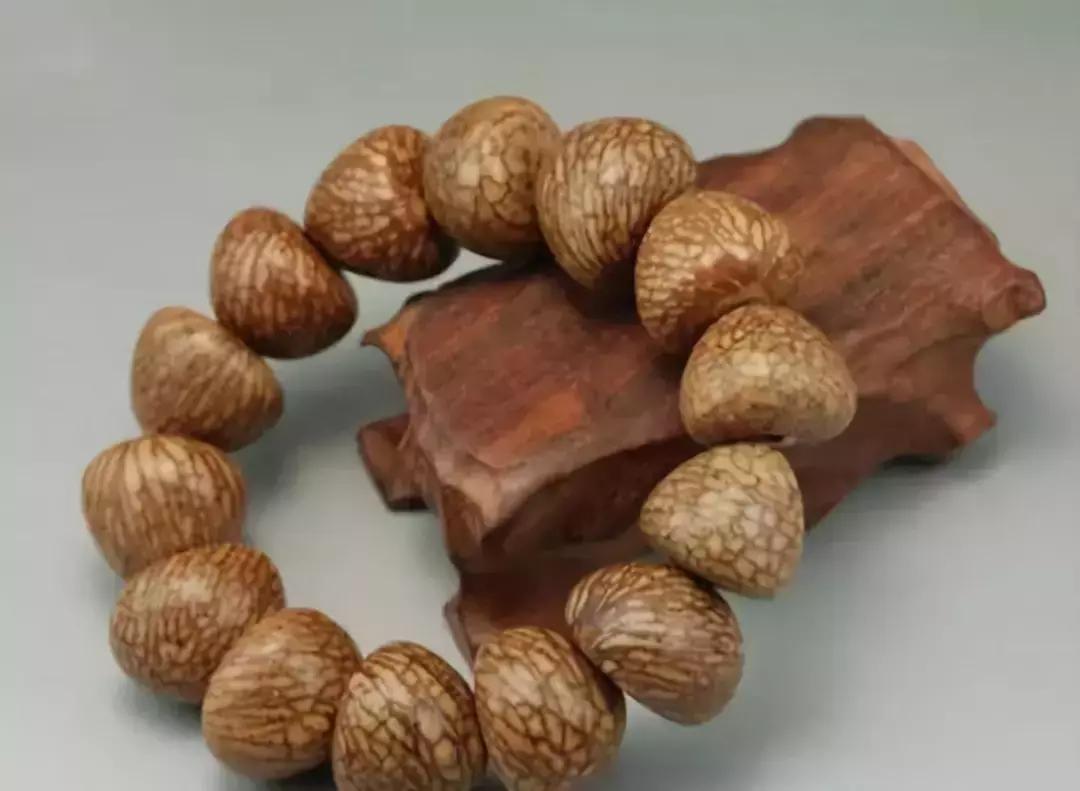 认识了70种菩提，您就是半个专家，再逛文玩市场就没有压力啦！