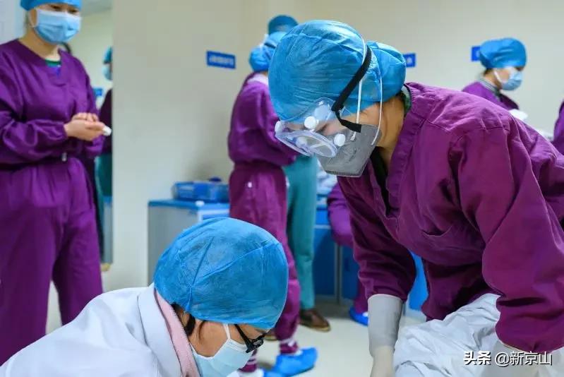 致敬这次抗击疫情所有的前线人员,致敬每一位在前线抗疫的人员