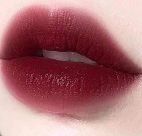 适合春夏的大牌口红经典色号,雅诗兰黛伊丽莎白口红569试色