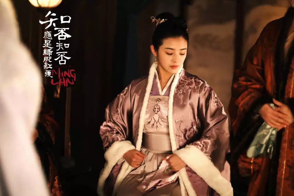 撞脸迪丽热巴的她为什么没火起来,撞脸赵丽颖被骂滚出娱乐圈