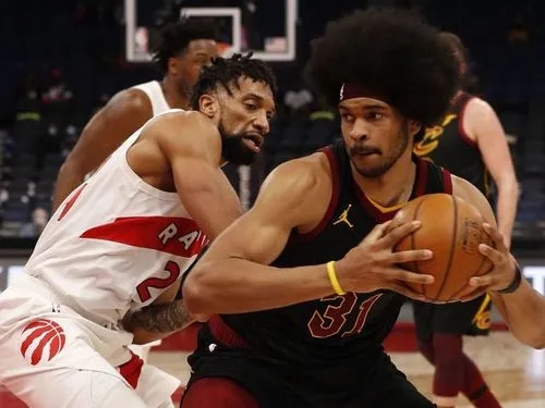 44中34,77.3%准星!白送人头篮网失算,5年1亿骑士慧眼识珠