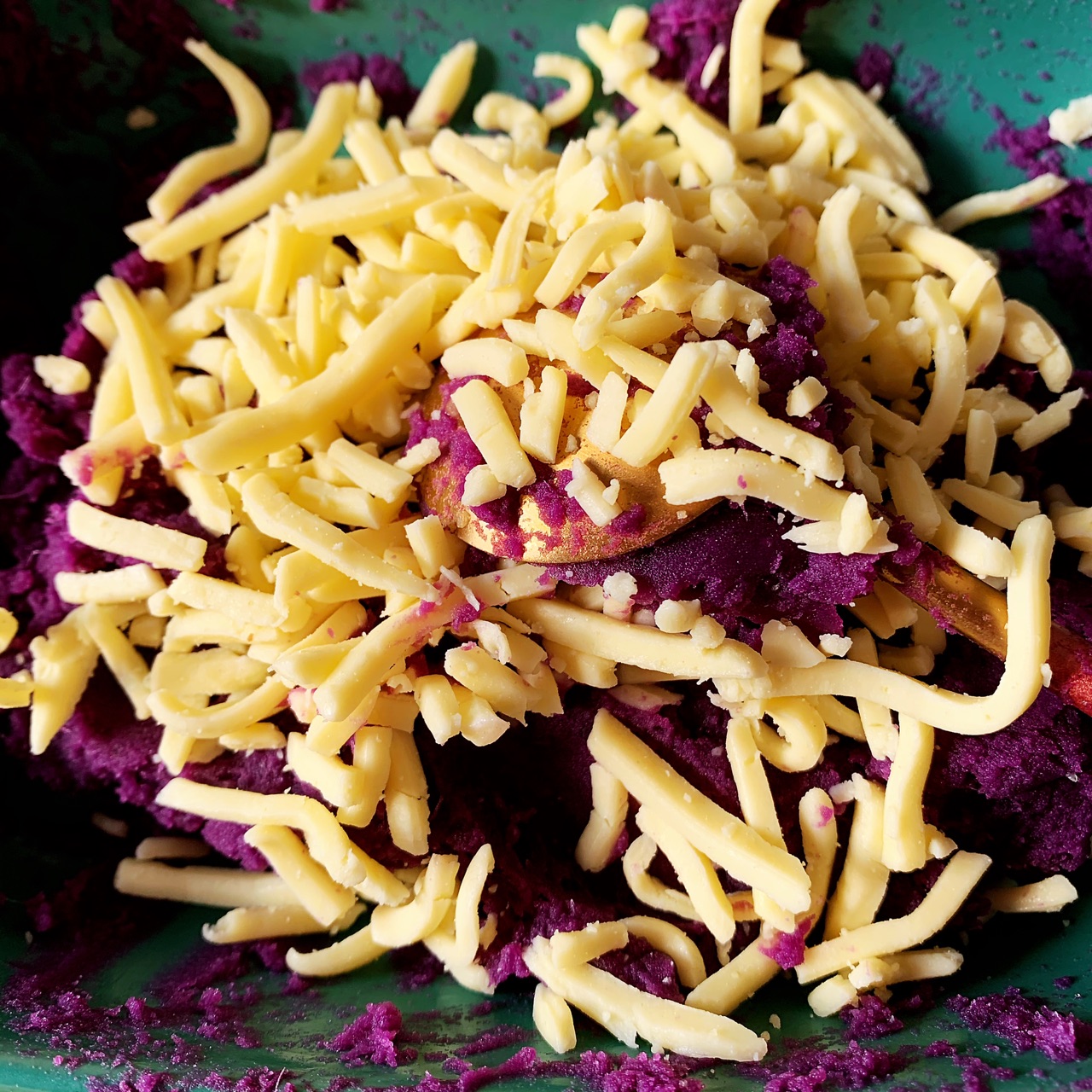 完美拉丝版【爆浆紫薯芝士】的做法+配方，奶香浓郁，色香味俱全