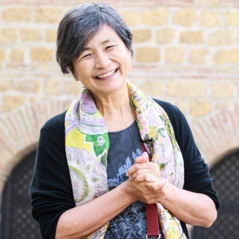 郑佩佩怀孕8次,郑佩佩的一生恋情