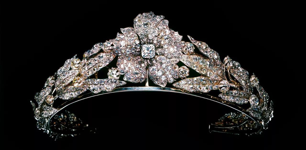 哪个贵族没戴过这个牌子的珠宝，都显得没面子