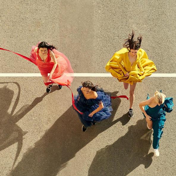 怎样炫耀自己的新鞋子,如何优雅的炫耀新买的鞋子