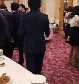 “你太低估了我的脚气，不知道还有没有救？”年轻总要付出代价