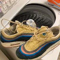 当初忍痛买的万元球鞋,被你们说拆就拆,你有想过我的感受吗?