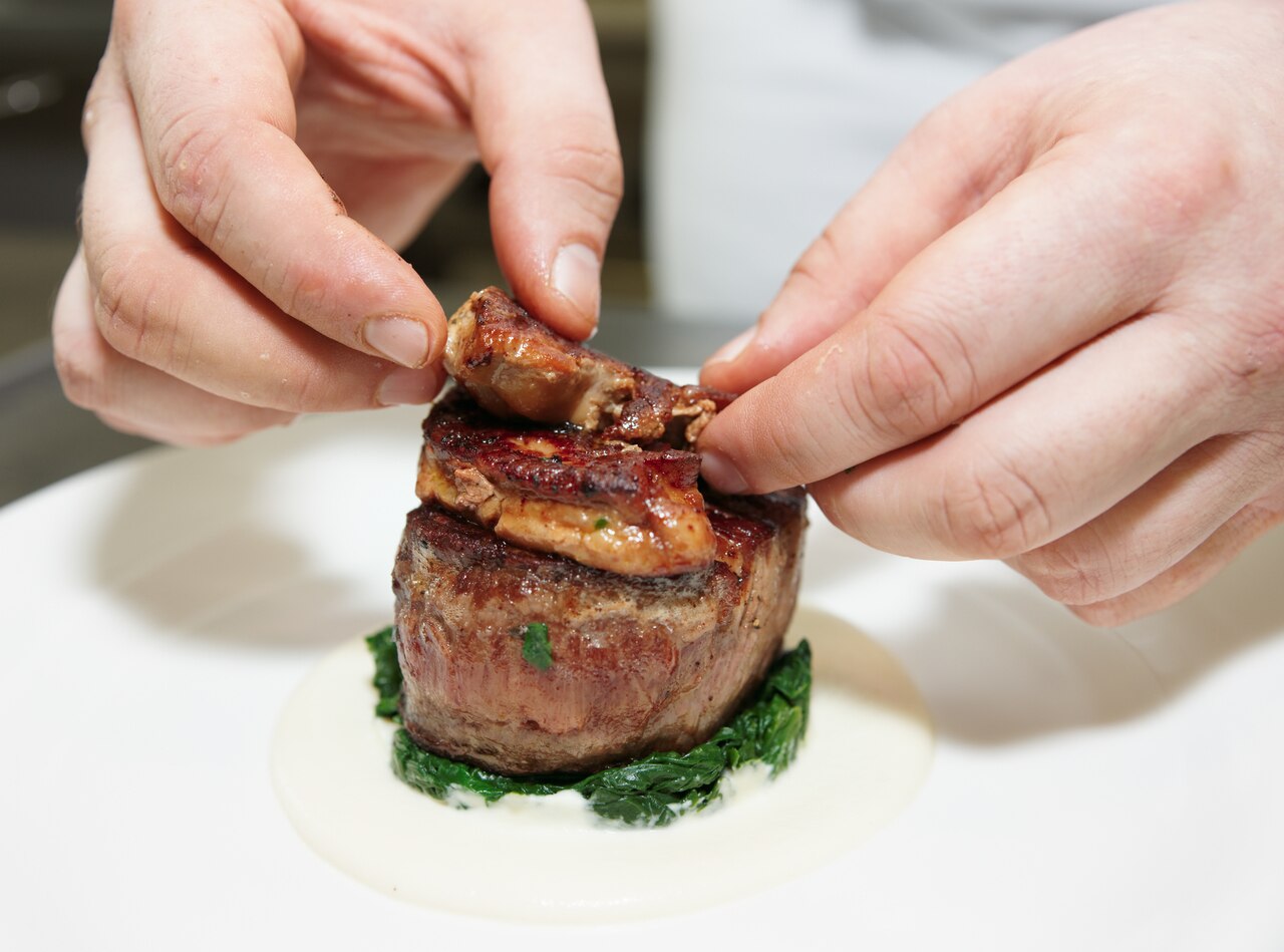 英国王室每天吃什么最好,揭秘英国王室饮食禁忌和偏爱