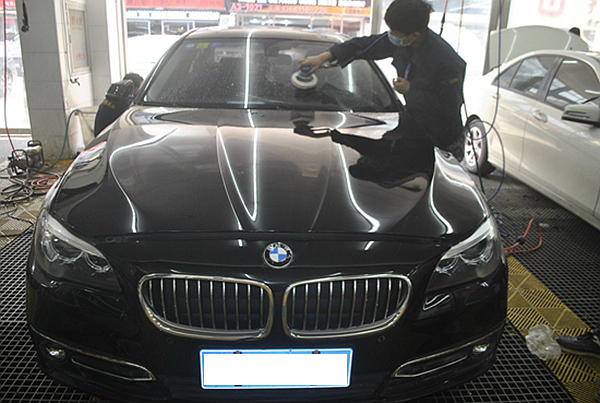 洗车不专业的坏处,洗车不干净全车有污点