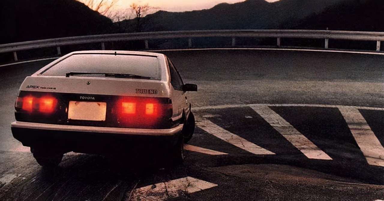 丰田ae86秋名山高燃,丰田ae86秋名山飙车视频