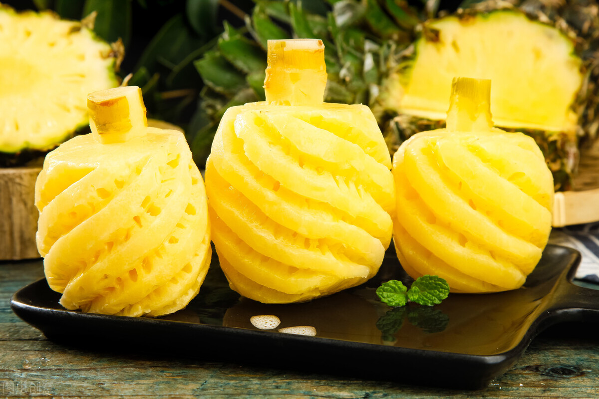 吃菠萝时容易嘴麻，不要泡盐水了，教你正确的方法，又脆又甜