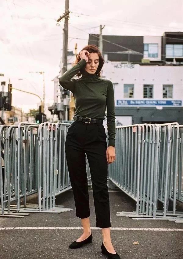 夏天奶奶裤搭配什么款式的上衣,奶奶裤穿大一码还是穿正码好看