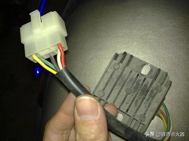 摩托车发电但是电瓶亏电,摩托车电瓶亏电继电器响