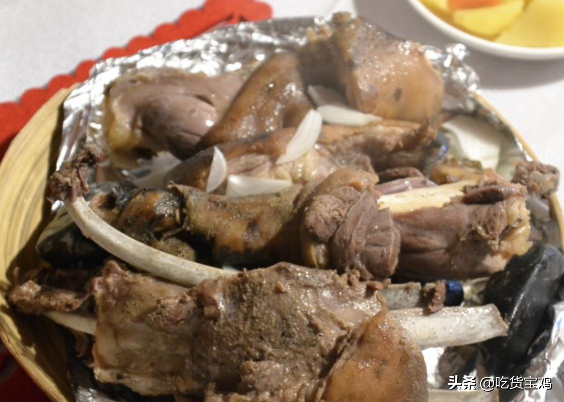 老外惹争议：蒙古牛肉是蒙古菜还是中国菜？网友：蒙古没有炒菜