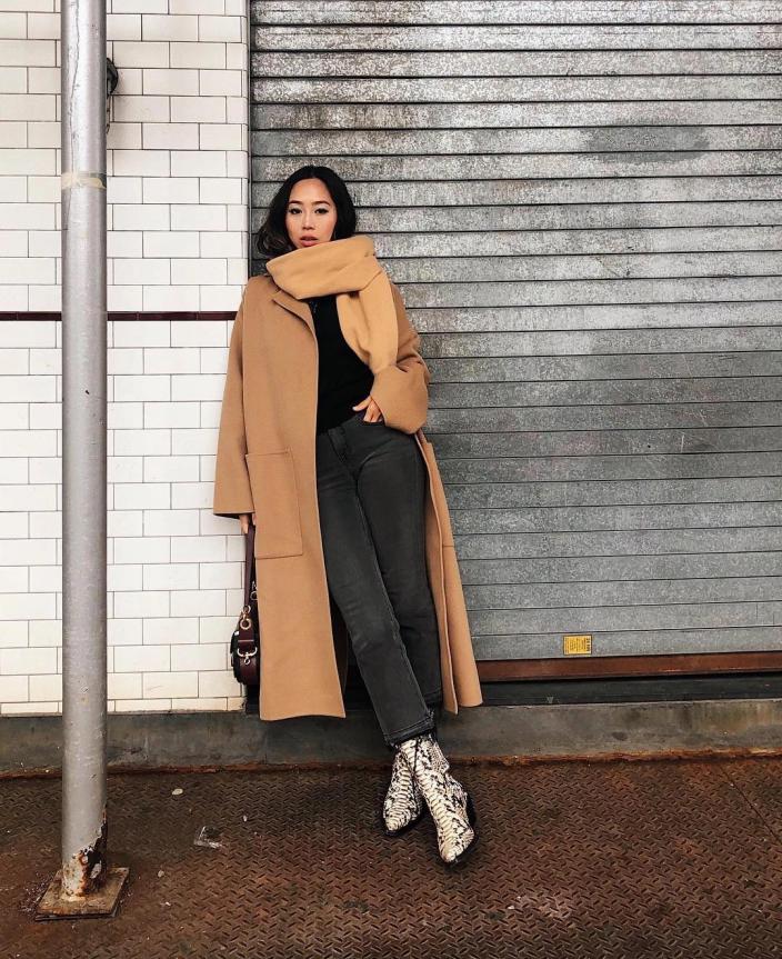 大衣围巾女冬季高级感系法,喜欢穿大衣的女孩子是什么风格