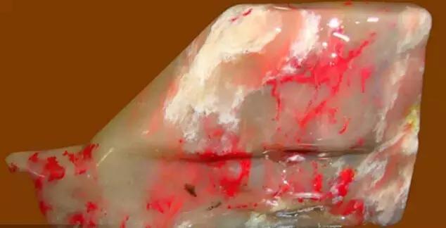 见惯了宝玉石，它的原石长啥样？有些毫不起眼，捡到千万别丢……