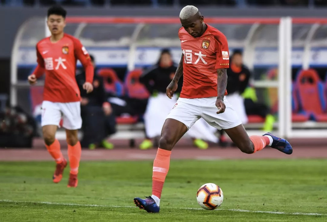 恒大联赛主场不败纪录,不被看好的足球队