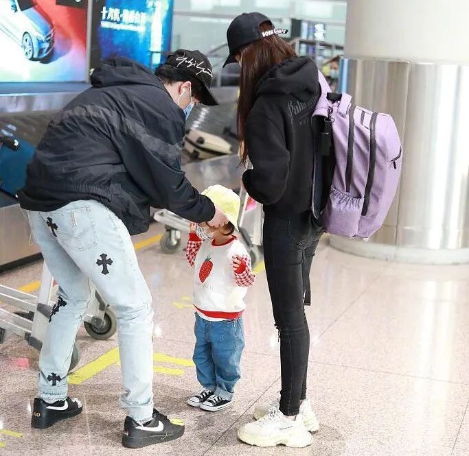 金子涵与乐华是什么关系,金子涵下任乐华一姐