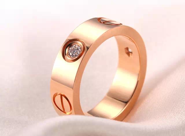 对付女人,没有一件珠宝解决不了的!