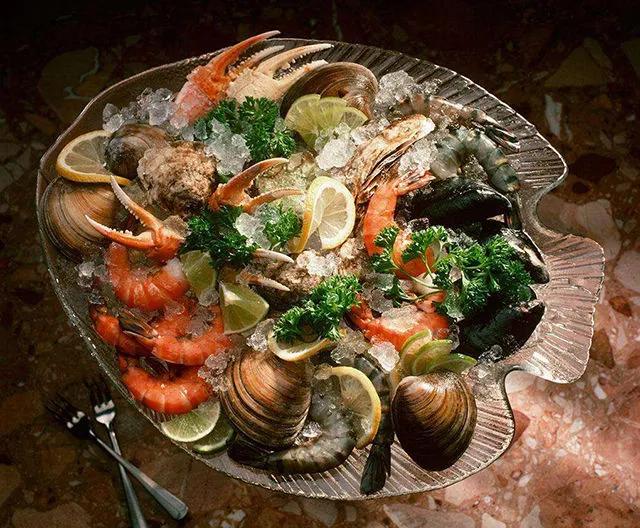 热食柠香南美鲜虾低脂意面,南美鲜虾沙拉优惠团购