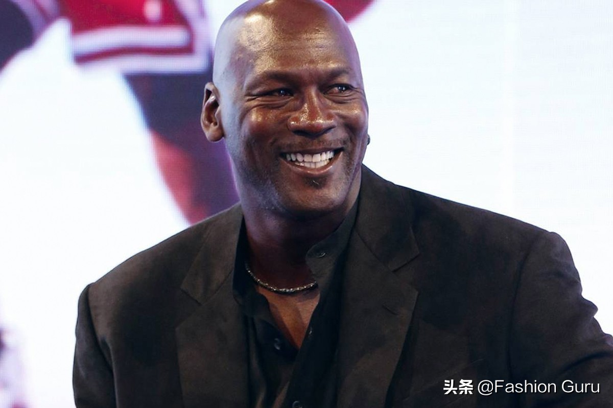 迈克尔乔丹的身价多少亿美元,迈克尔乔丹年度最佳运动员