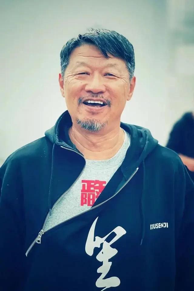 导演界的“扫地神僧”，10年8部神剧，他撑起了国产剧半壁江山