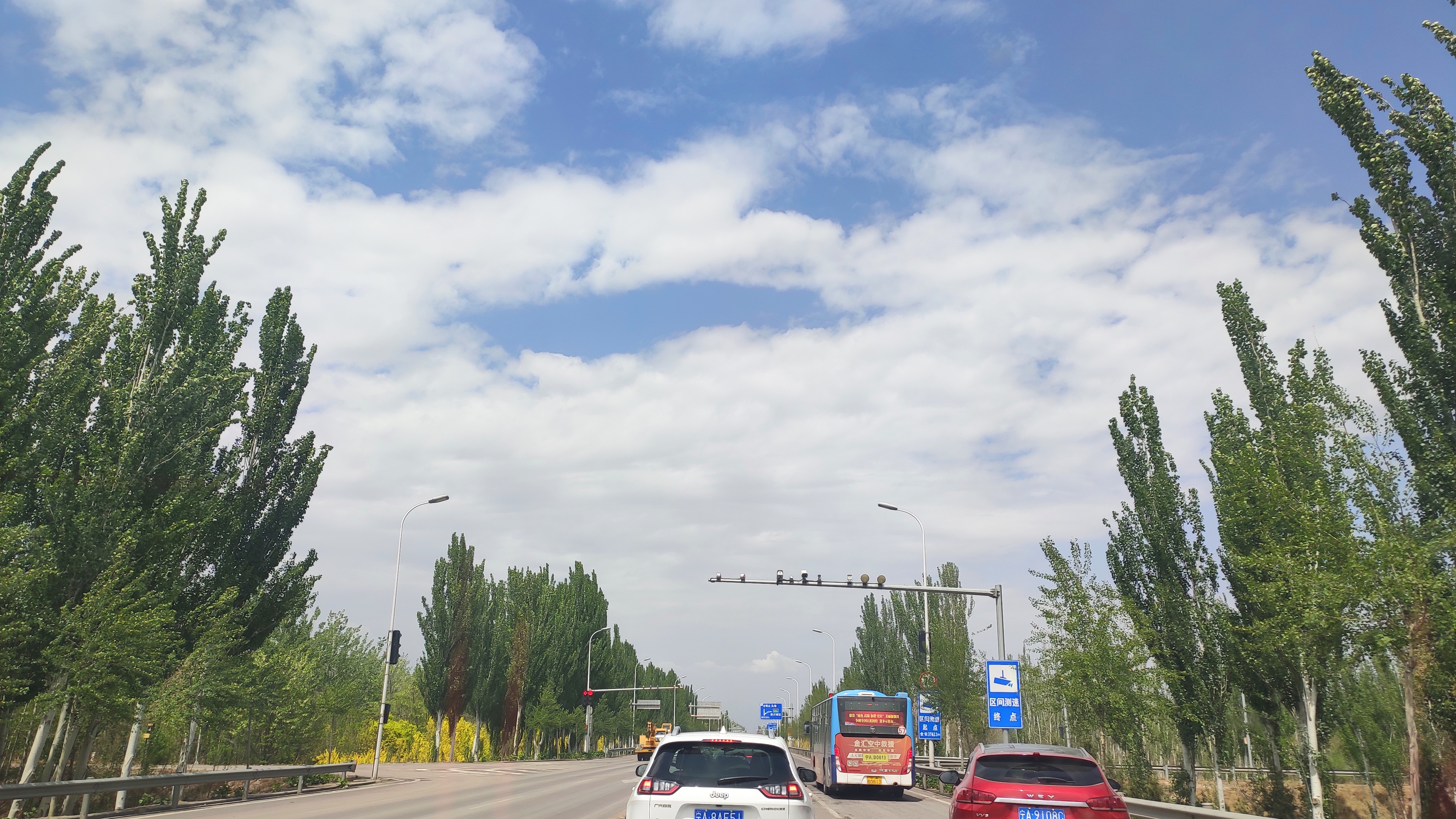 搓面下肚就发车,韩美林艺术馆里摆POSE,贺兰山边看睡佛