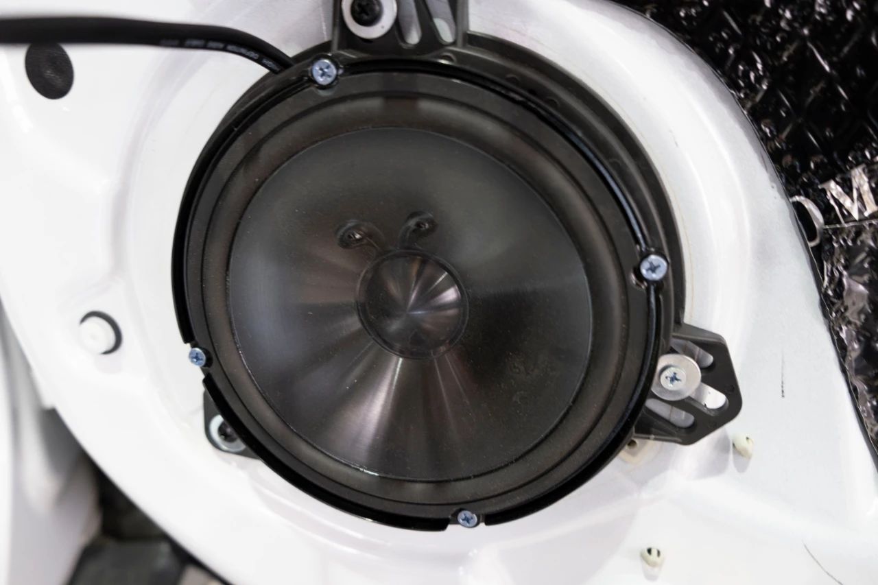 荣威rx5音响改装哈曼卡顿最佳效果,荣威rx5音响改装费用