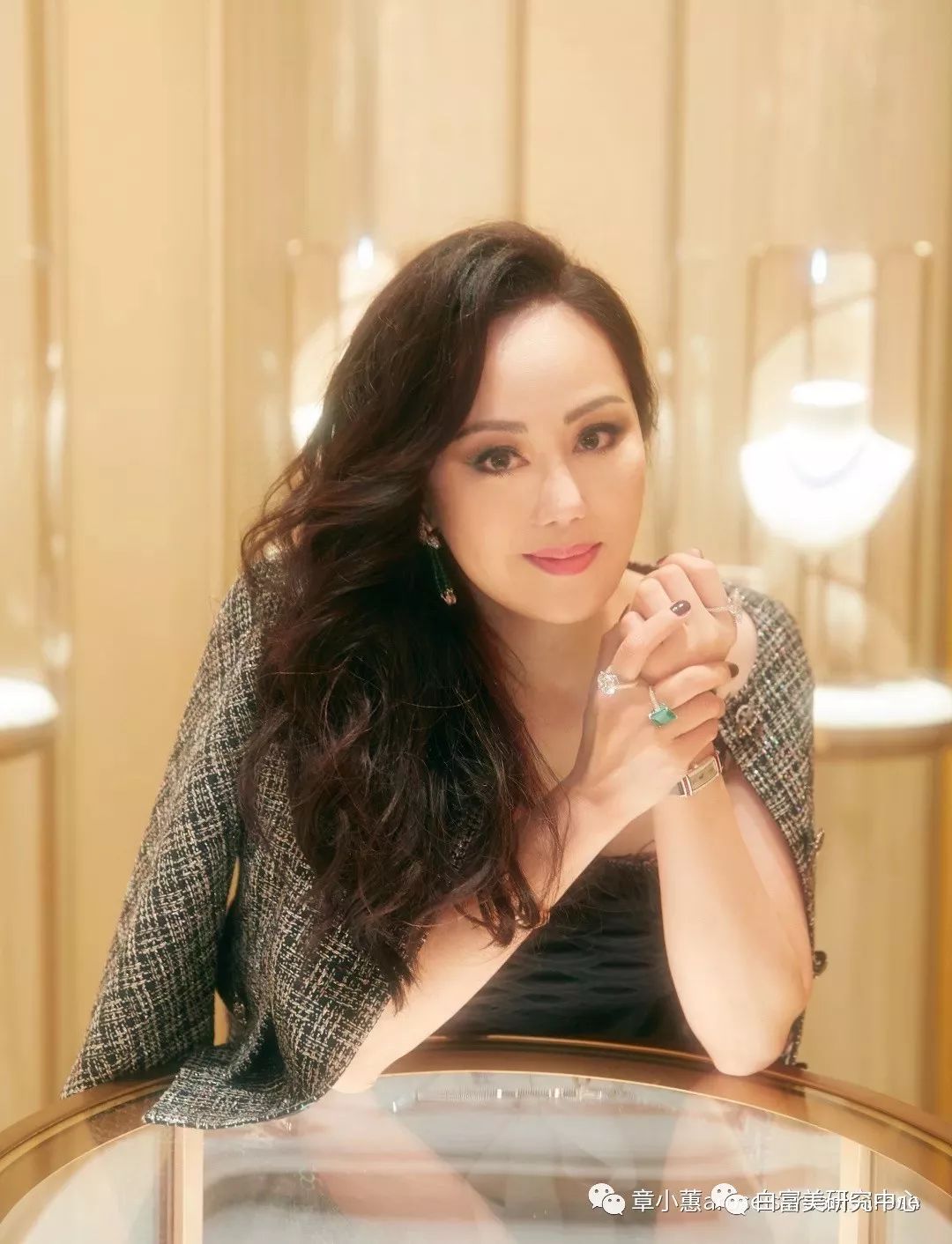 “败光”2位亿万富豪家产，名媛第一妖女，她是豪门最怕的女人