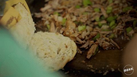 网传一天卖1000碗的米皮店，我们忍不住好奇心测了测