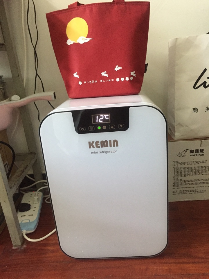 炎夏中的一抹小凉爽!小冰箱