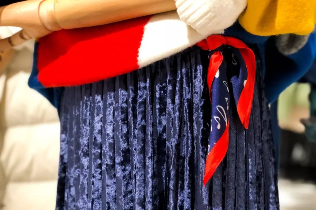 现代年轻人消费观只买吃的,当代年轻人消费观太真实了