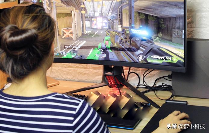 罗技g703无线鼠标评测,罗技g703鼠标底部透镜