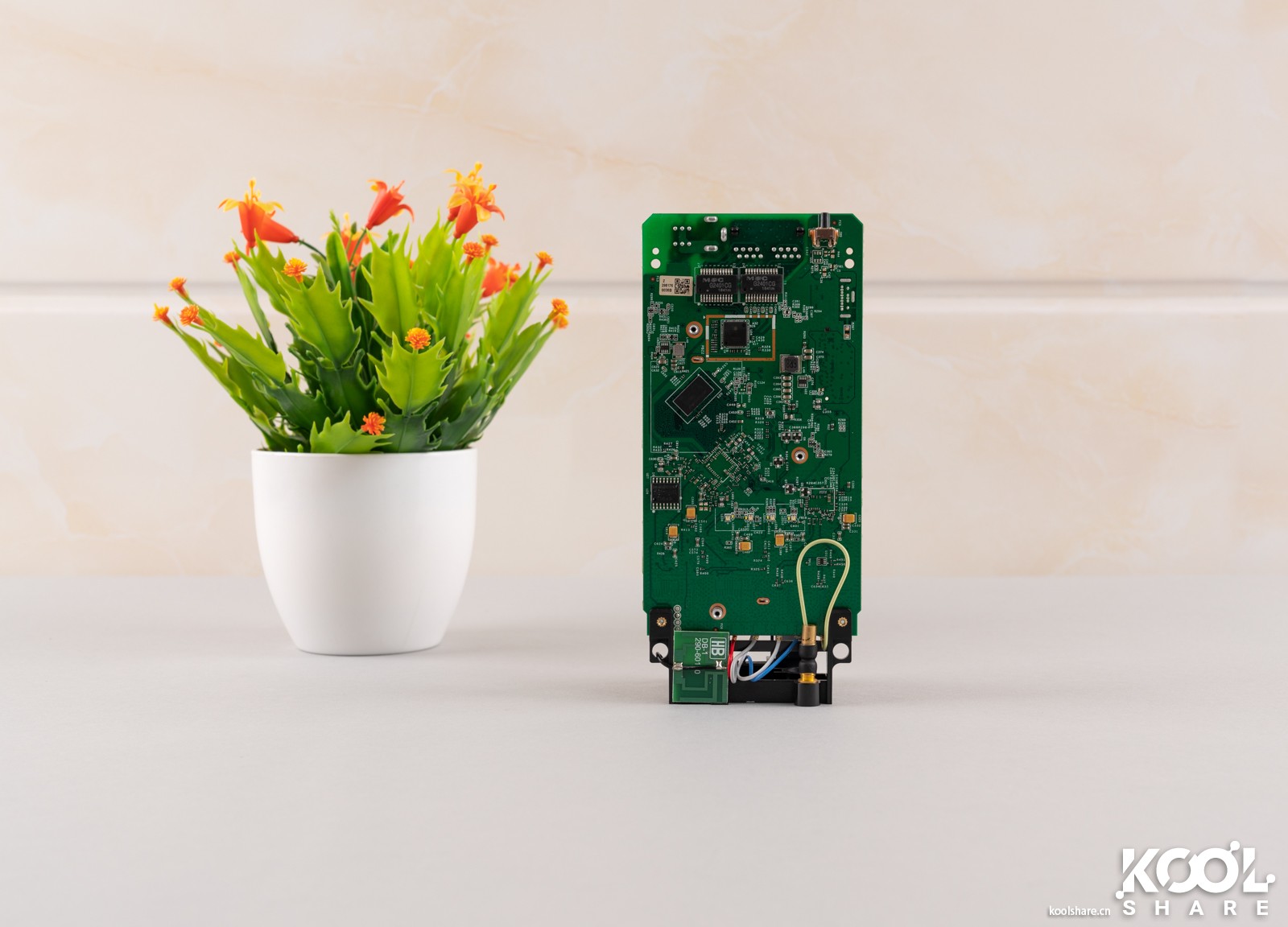 D-LINK友讯Covr-2202AC2200三频WIFIMesh系统开箱评测拆解