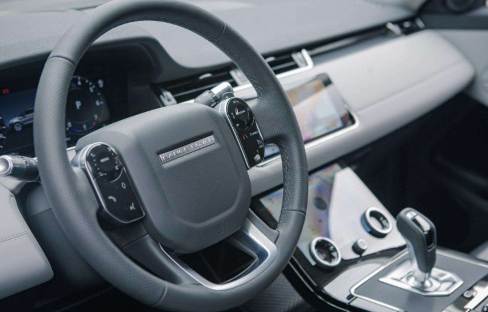 26万提路虎极光认证车主5000公里体验告诉你最真实的路虎体验报告