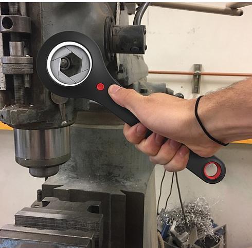 电焊枪早淘汰了，时下流行“精密五金”，价格优惠安全，贼牛瓣