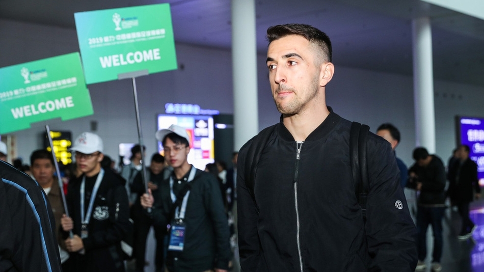 乌拉圭巨星爽约，泰国队长伤退，乌兹老友来访，卡氏国足将启征程