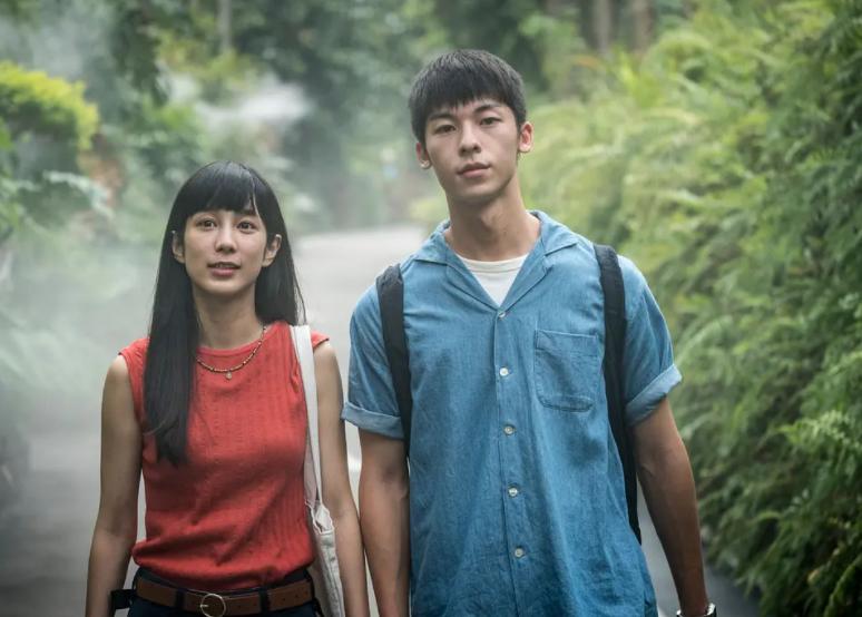 刺眼的光偏向的爱，《阳光普照》下无处可藏，亲情溢出是悲剧开始