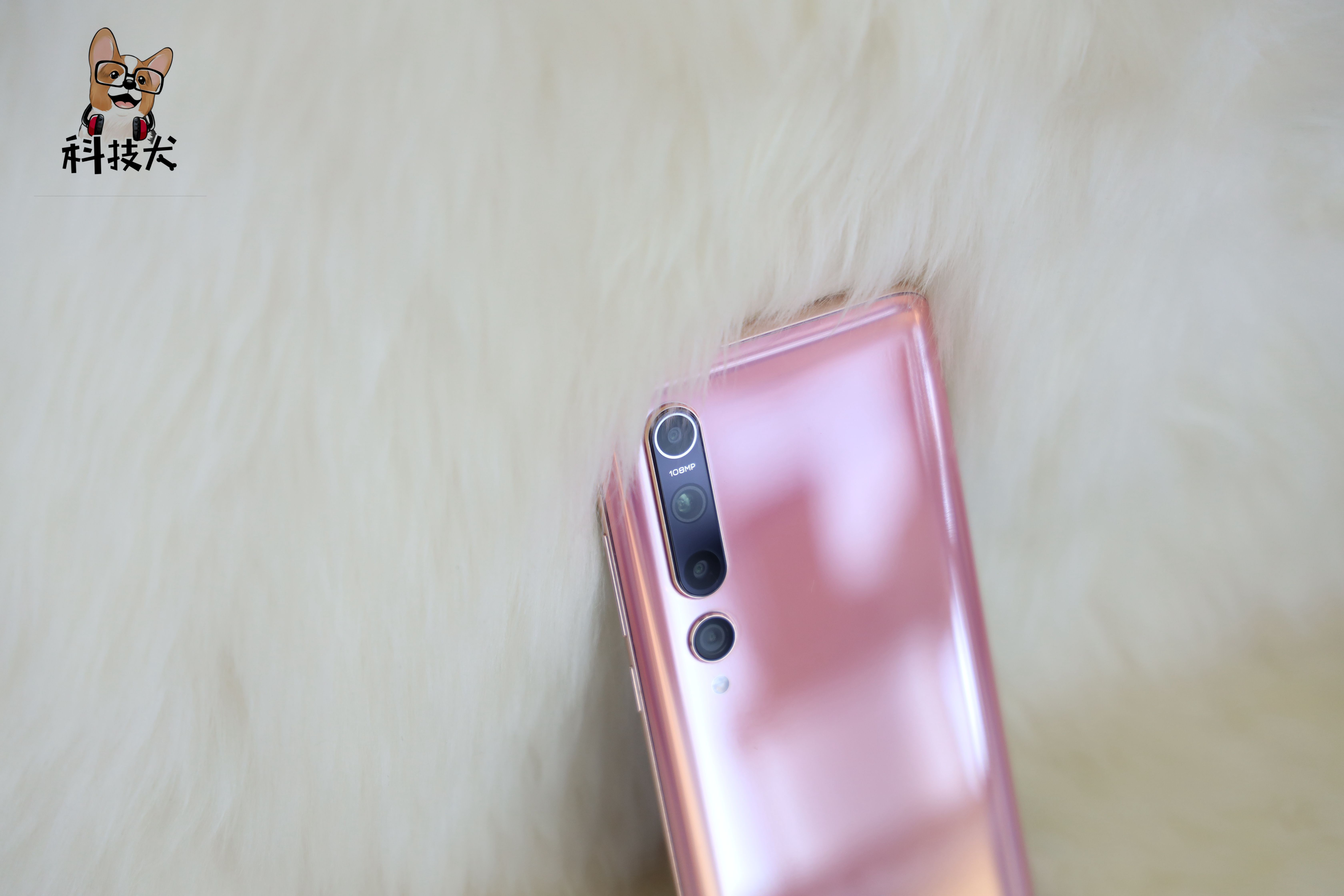 高端机型均三星AMOLED屏幕，行业色准顶级水平甩京东方、维诺信