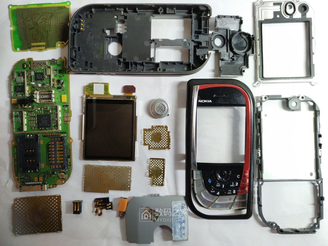 设计感超前，诺基亚十五年前的直板机皇（NOKIA7610）拆解